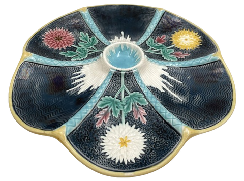 Wedgwood Majolica Pottery Chrysanthemum Oyster Plate Dish from 19th Century